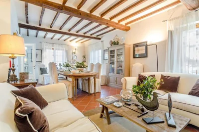 Villa Alberta, Panoramic 4 Bedrooms Farmhouse with Private Pool in Lucca close to Town Centre – Foto’s 8